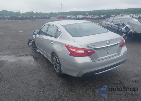 2017 Nissan Altima 2.5 Sv z USA, uszkodzony, nr VIN 1N4AL3AP4HC148936